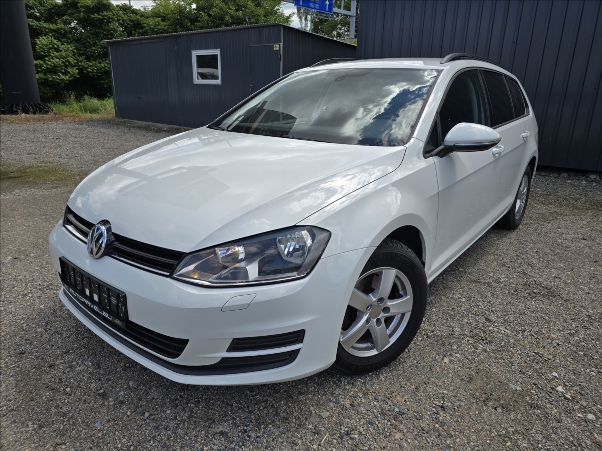 Volkswagen Golf 1,6 TDi 77kw DSG ,tažné navi,