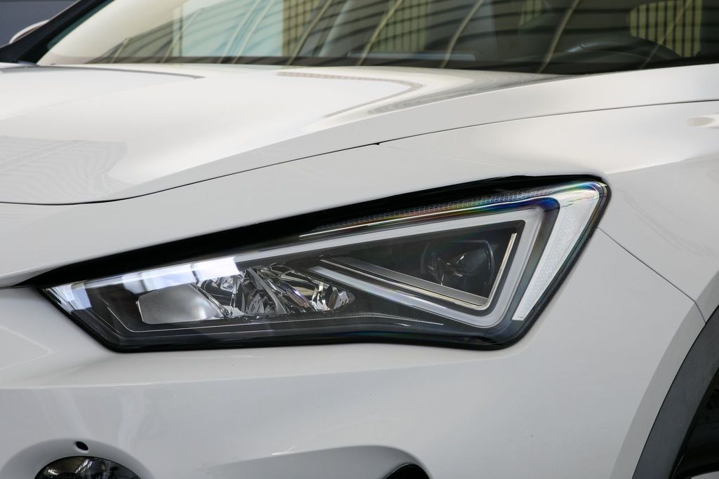 cupra-formentor-1-5tsi-110kw-led-kamera-zaruka - 7