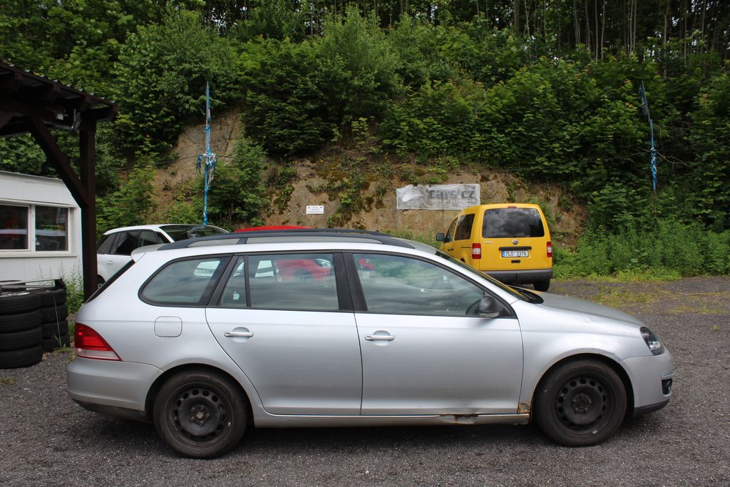 volkswagen-golf-kombi-1-9-tdi-dsg - 4