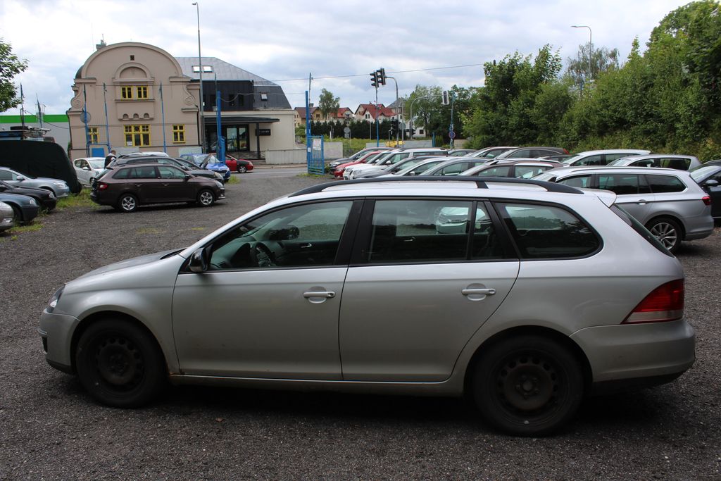 volkswagen-golf-kombi-1-9-tdi-dsg - 7