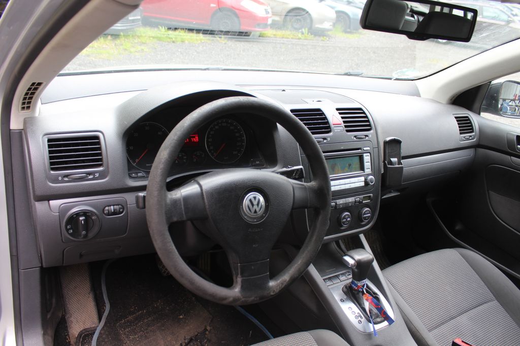 volkswagen-golf-kombi-1-9-tdi-dsg - 8
