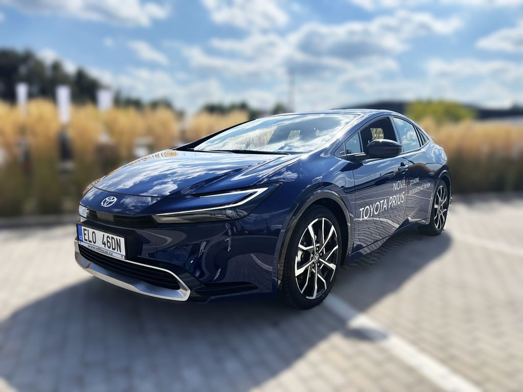 toyota-prius-prestige-prius-plug-in-ng23 - 1
