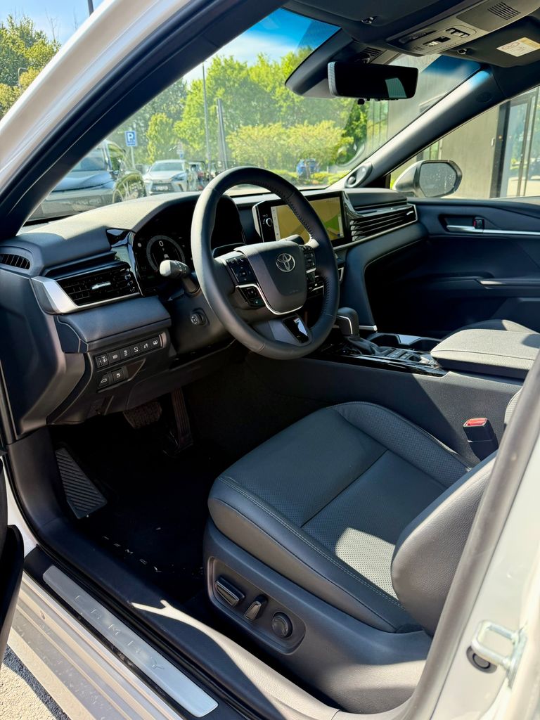 toyota-camry-executive - 6