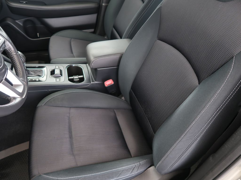 subaru-outback-2-5i-129kw-4x4-cz-1maj-tazne - 8
