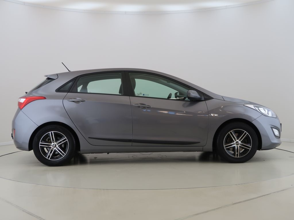 hyundai-i30-1-2mpi-73kw-manual-cz - 3