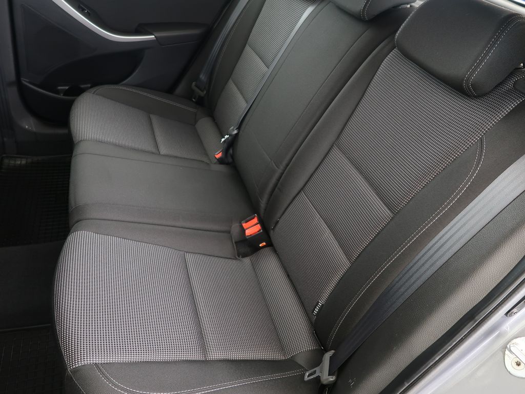 hyundai-i30-1-2mpi-73kw-manual-cz - 9
