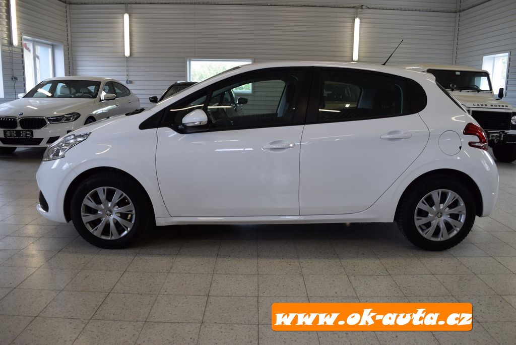 peugeot-208-1-2-pure-tech-navigace - 1