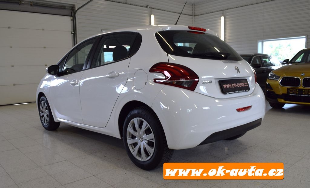 peugeot-208-1-2-pure-tech-navigace - 2