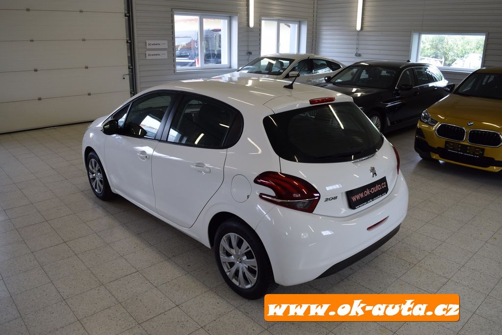 peugeot-208-1-2-pure-tech-navigace - 3