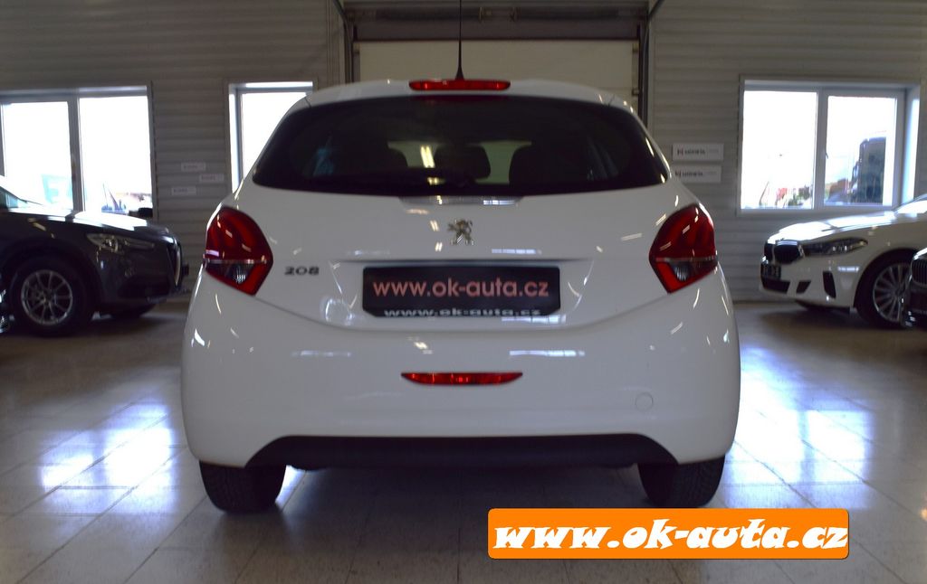 peugeot-208-1-2-pure-tech-navigace - 4