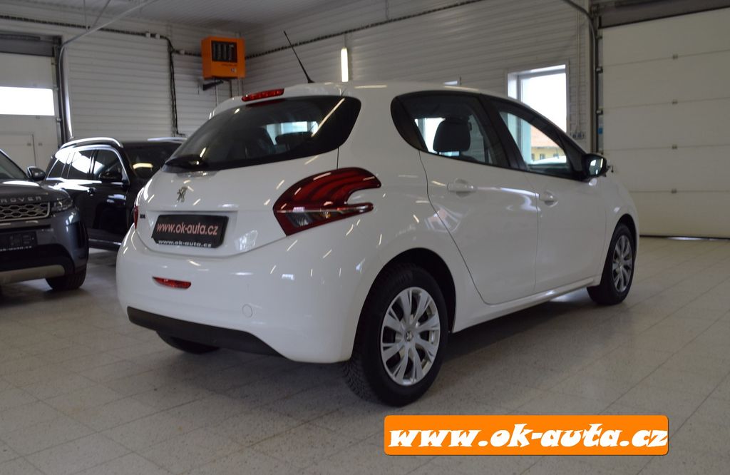 peugeot-208-1-2-pure-tech-navigace - 6