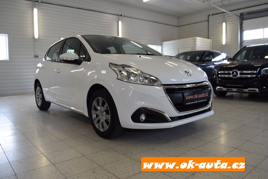 peugeot-208-1-2-pure-tech-navigace - 9