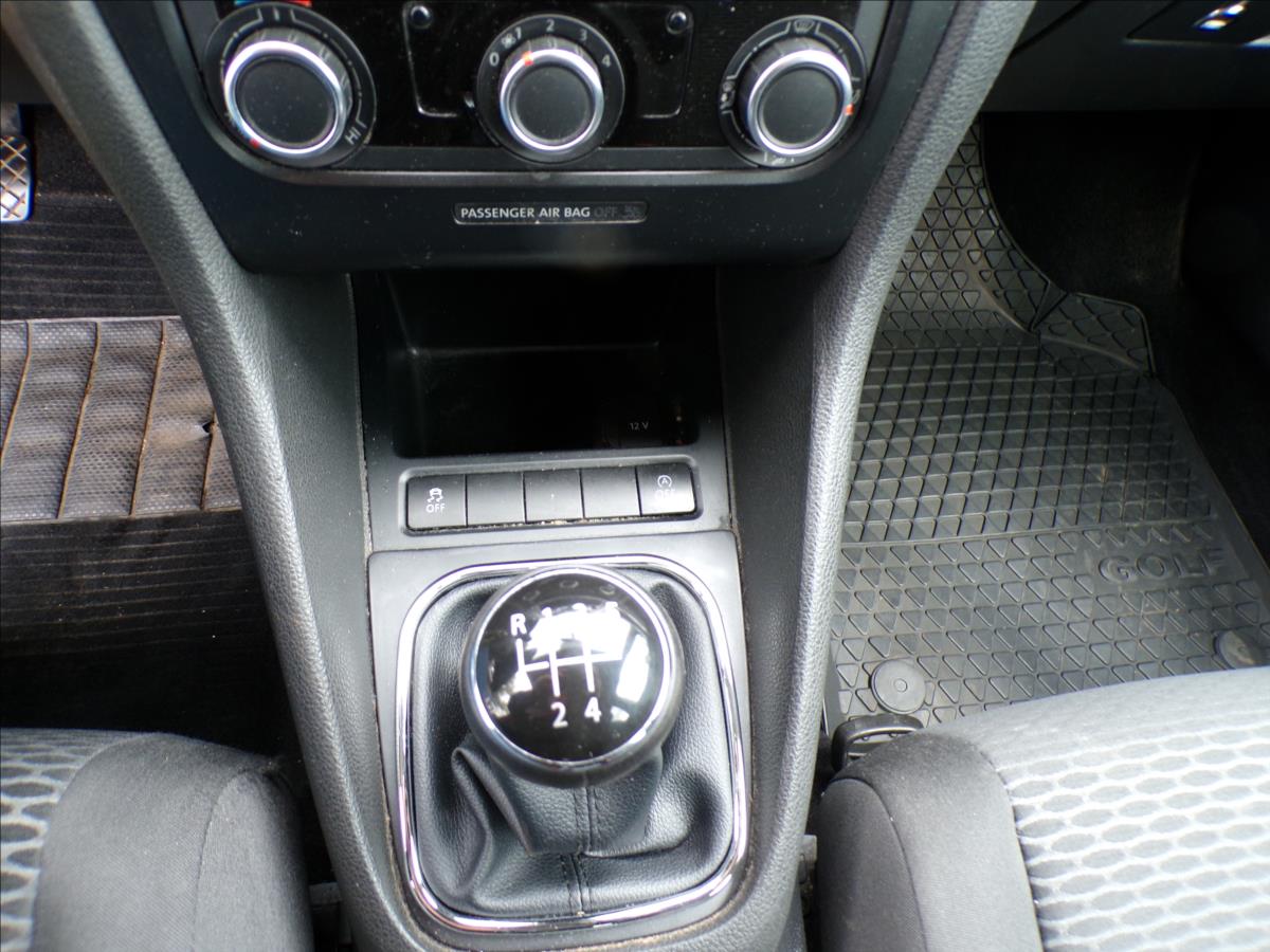 volkswagen-golf-1-6-tdi - 8