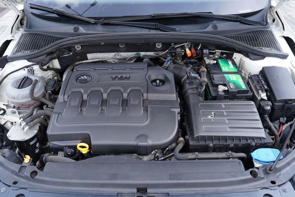 skoda-octavia-iii-2-0tdi-135-kw-dsg-4x4-cr - 9