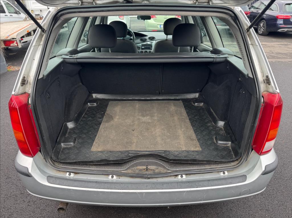 ford-focus-1-6-pojizdne-prodej-na-nahradni-dily - 9