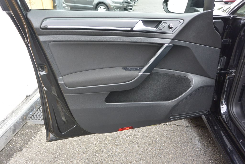 volkswagen-golf-2-0tdi-dsg-110kw - 8
