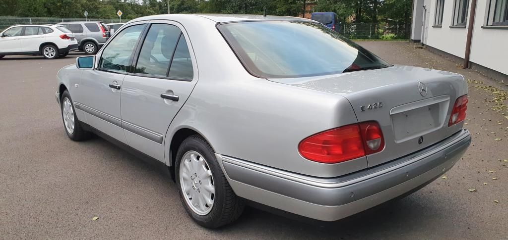 mercedes-benz-tridy-e - 3