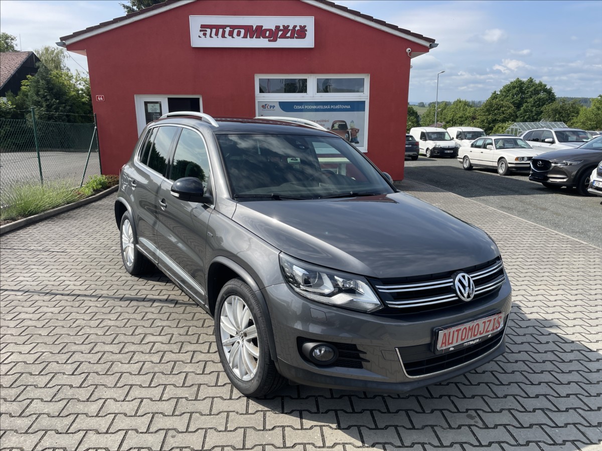 Volkswagen Tiguan 1,4 TSI SPORT TZ XENONY PO SERVISU NOVÉ PNEU+STK