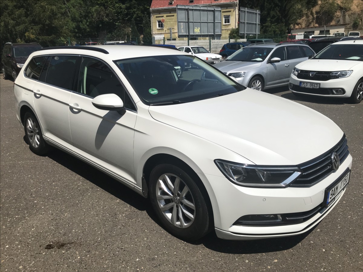 volkswagen-passat-variant-2-0-tdi-dsg-110kw - 3