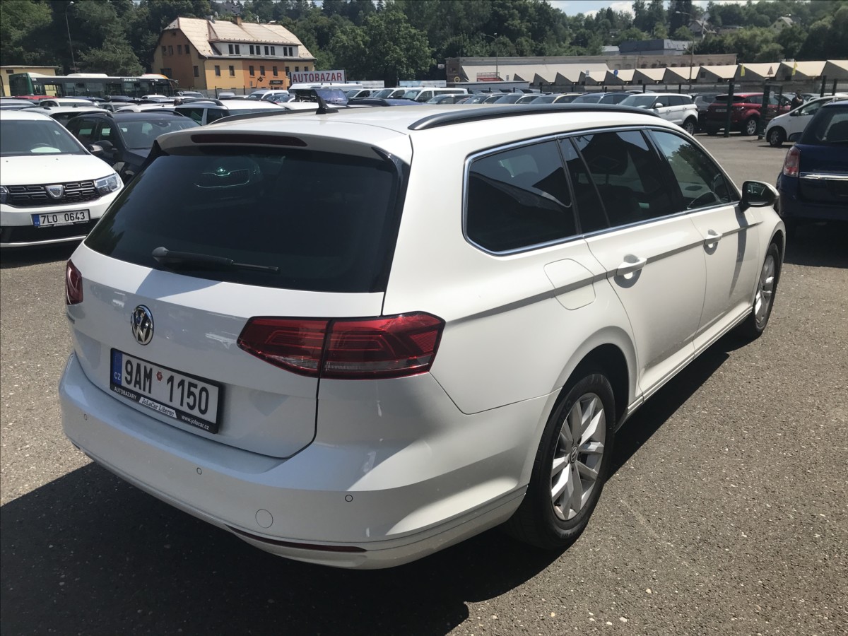 volkswagen-passat-variant-2-0-tdi-dsg-110kw - 4