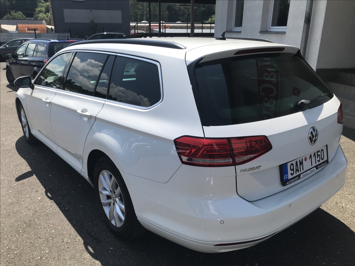 volkswagen-passat-variant-2-0-tdi-dsg-110kw - 5