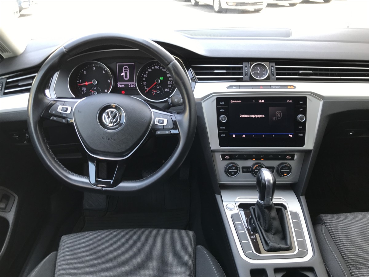 volkswagen-passat-variant-2-0-tdi-dsg-110kw - 8