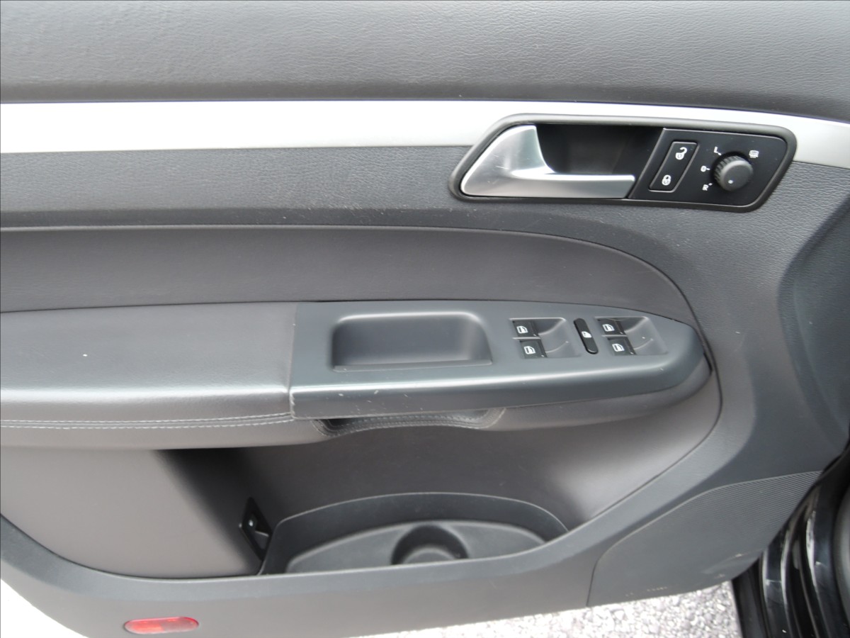 volkswagen-touran-2-0-tdi-dsg-7-mist-kuze - 9