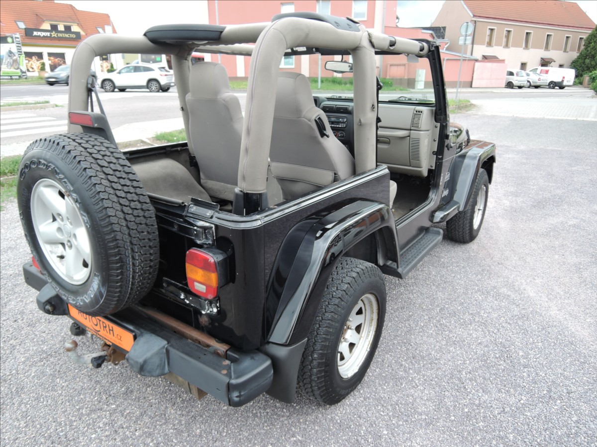 jeep-wrangler-4-0-i-4x4-sahara-klima-webasto - 5