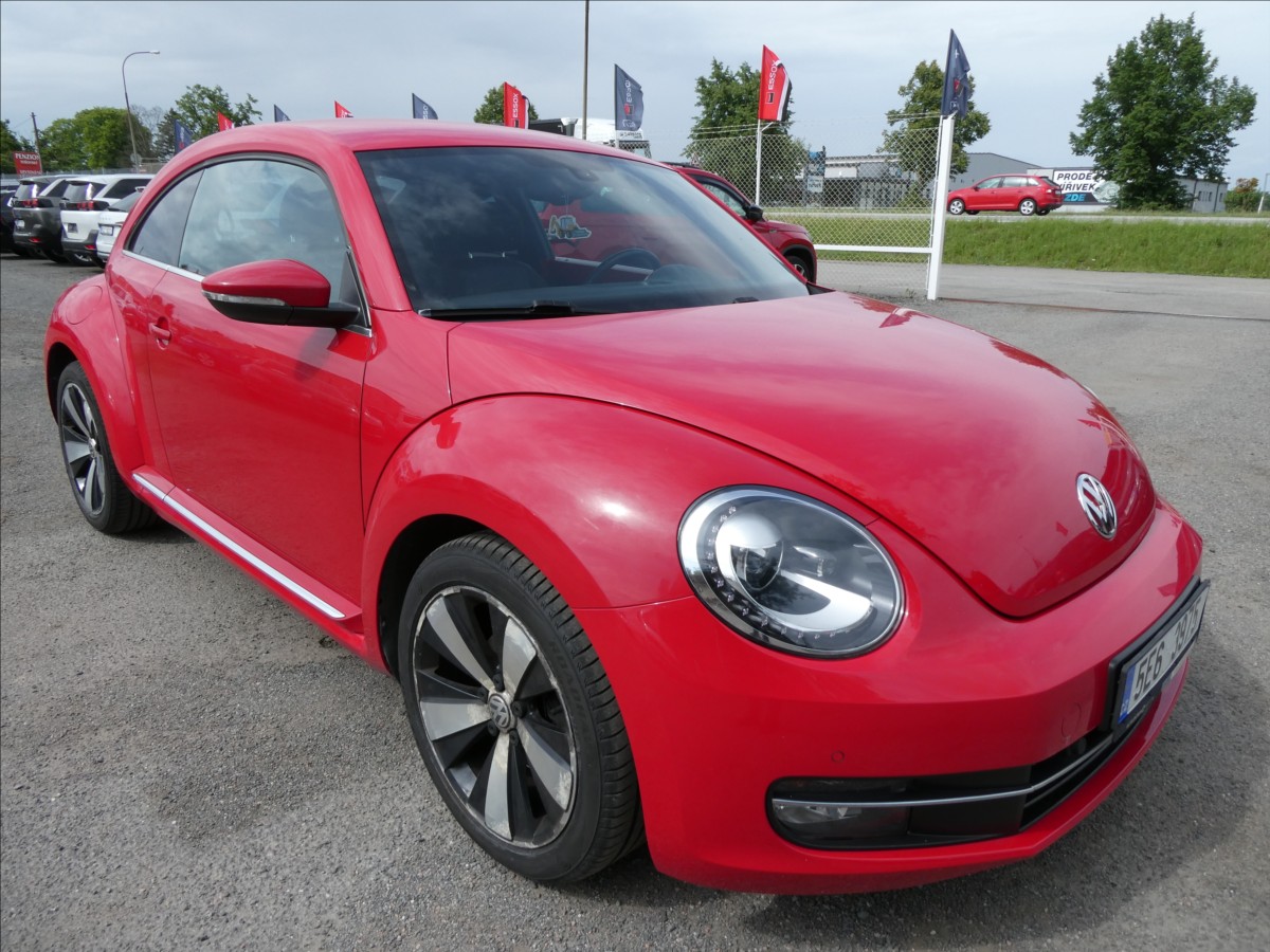 Volkswagen New Beetle 1,2 TSi 77kW,2xpneu,auto klima