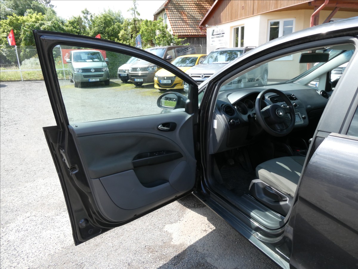 seat-altea-1-6-mpi-75kw-klimatizace - 9