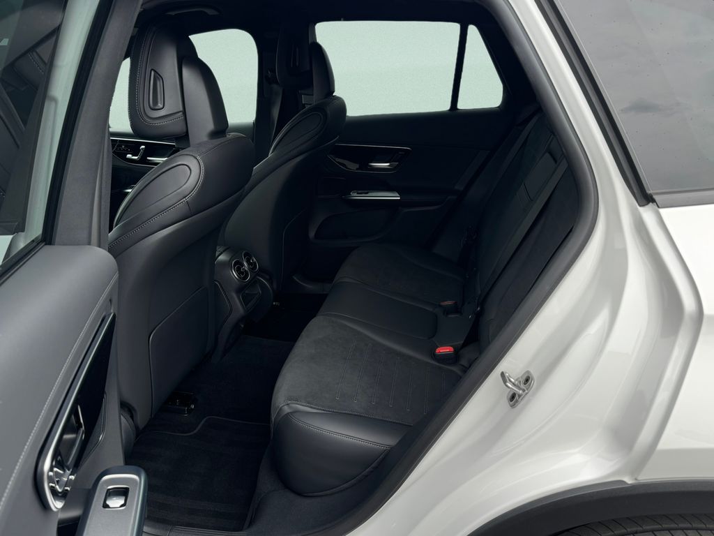 mercedes-benz-glc-glc-220-d-4matic-amg-line - 9