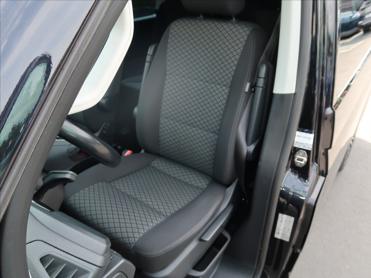 volkswagen-multivan-2-0-tdi-110kw-7mist-4x4-dsg-dph - 9