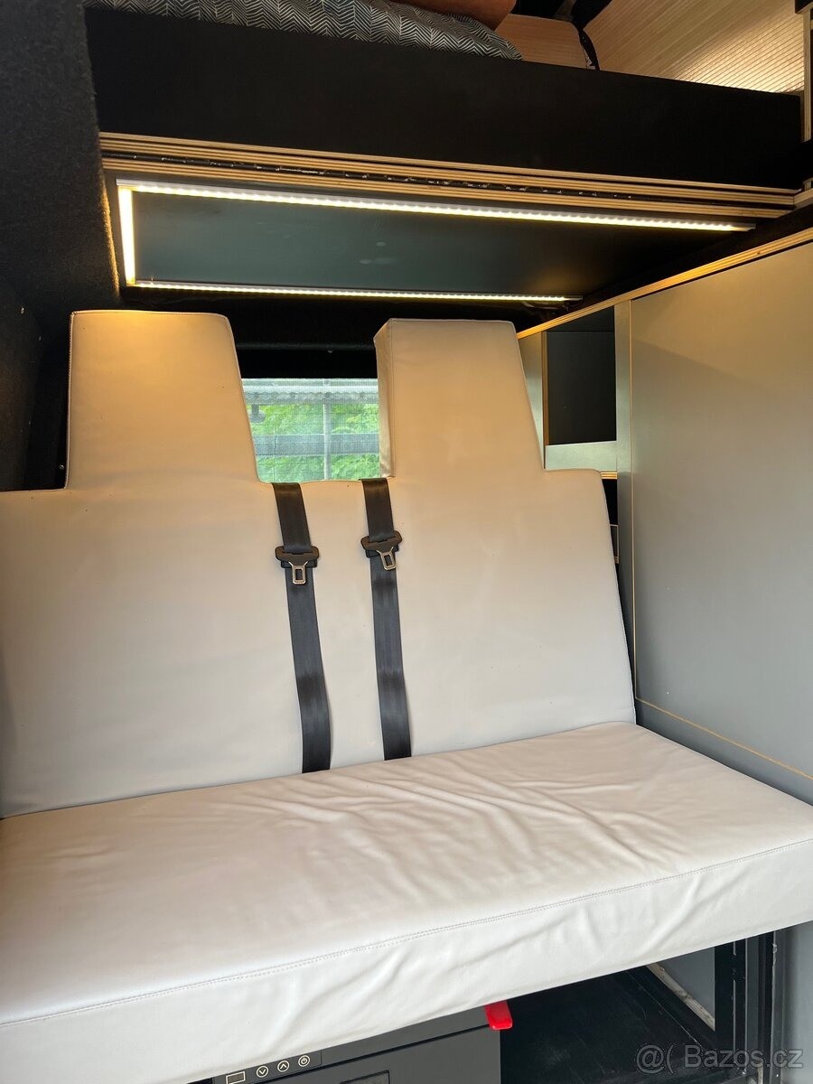 volkswagen-transporter-2-0-t5-4motion-camper - 7