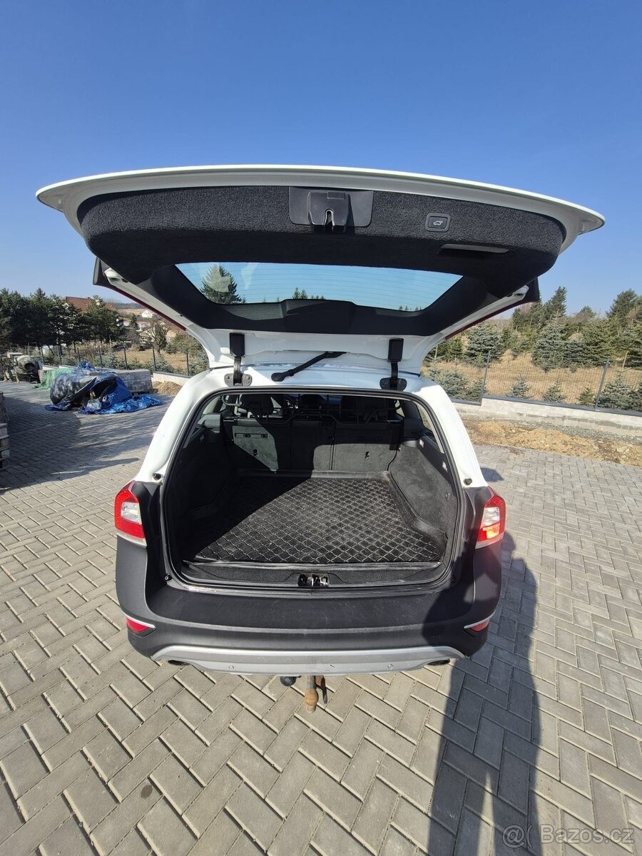 volvo-xc70-2-4-d4-awd-158kw - 2