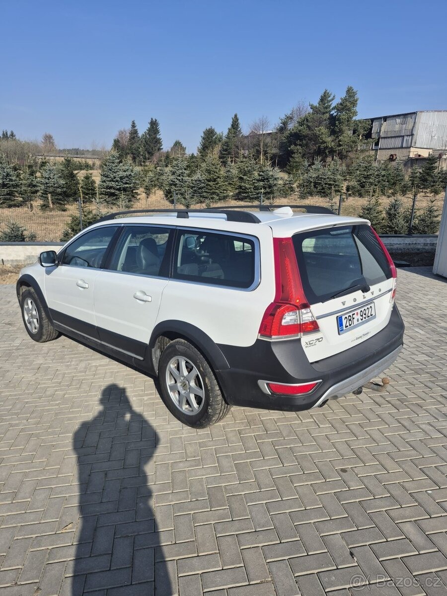 volvo-xc70-2-4-d4-awd-158kw - 3
