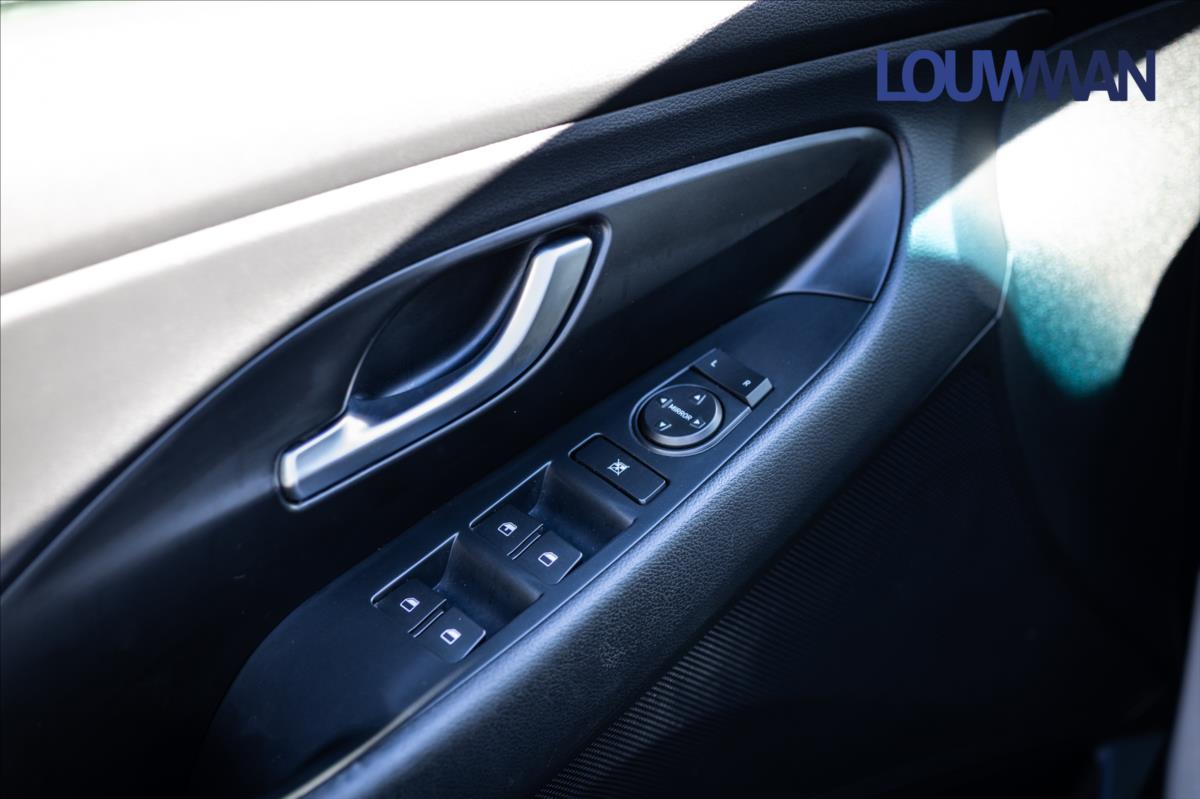 hyundai-i30-1-4-t-gdi-trikolor - 7