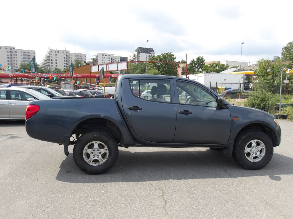 mitsubishi-l200-2-5did-4x4-5-mist-pekny - 7