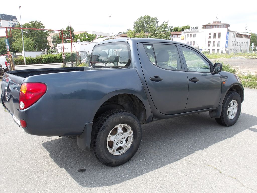 mitsubishi-l200-2-5did-4x4-5-mist-pekny - 8