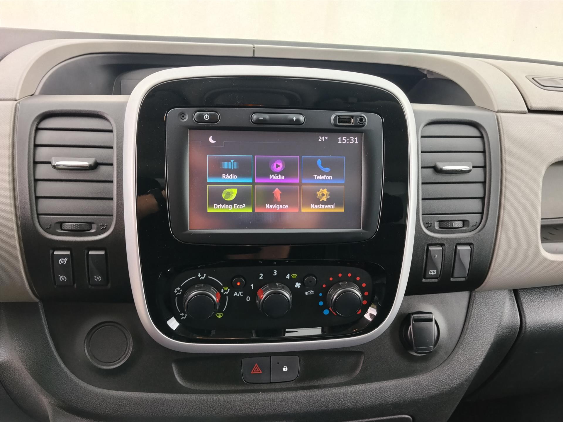 renault-trafic-1-6-107kw-l2h1-1200kg-navigace - 7