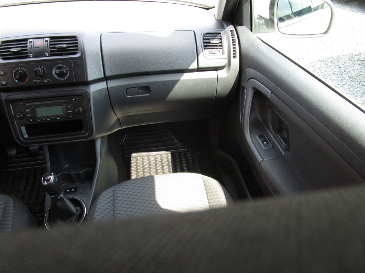 skoda-fabia-combi-1-2i-12v-ambiente-klima - 9
