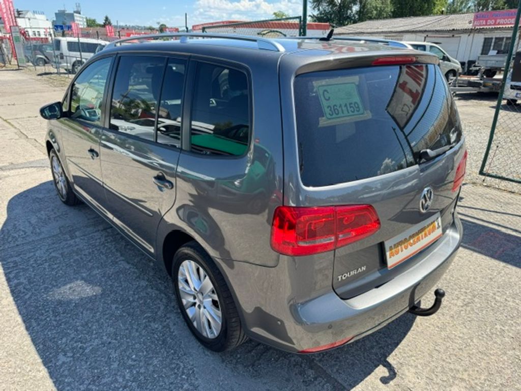 volkswagen-touran-1-4-tsi-103kw-top - 4