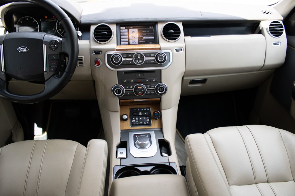 land-rover-discovery-uplna-servisni-historie-bez-investic-tazne - 9