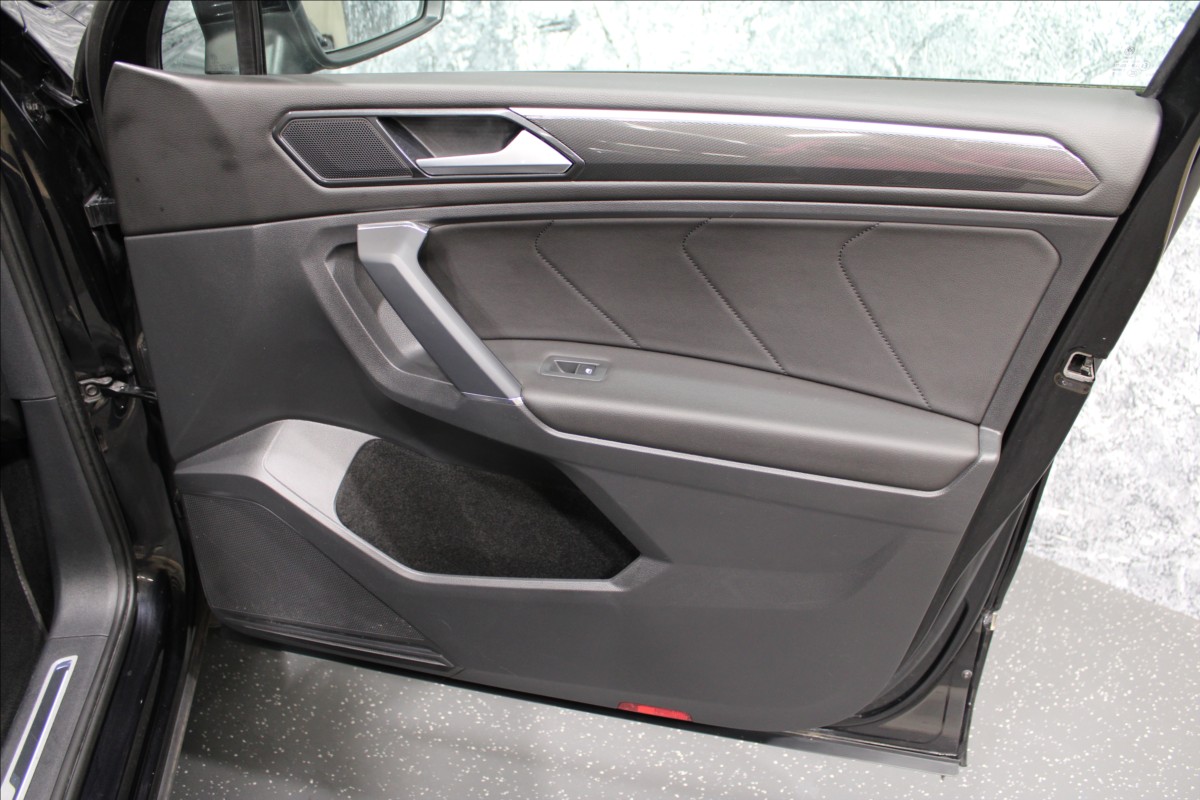 volkswagen-tiguan-allspace-2-0-tsi-all-4m-dsg-r-line - 9