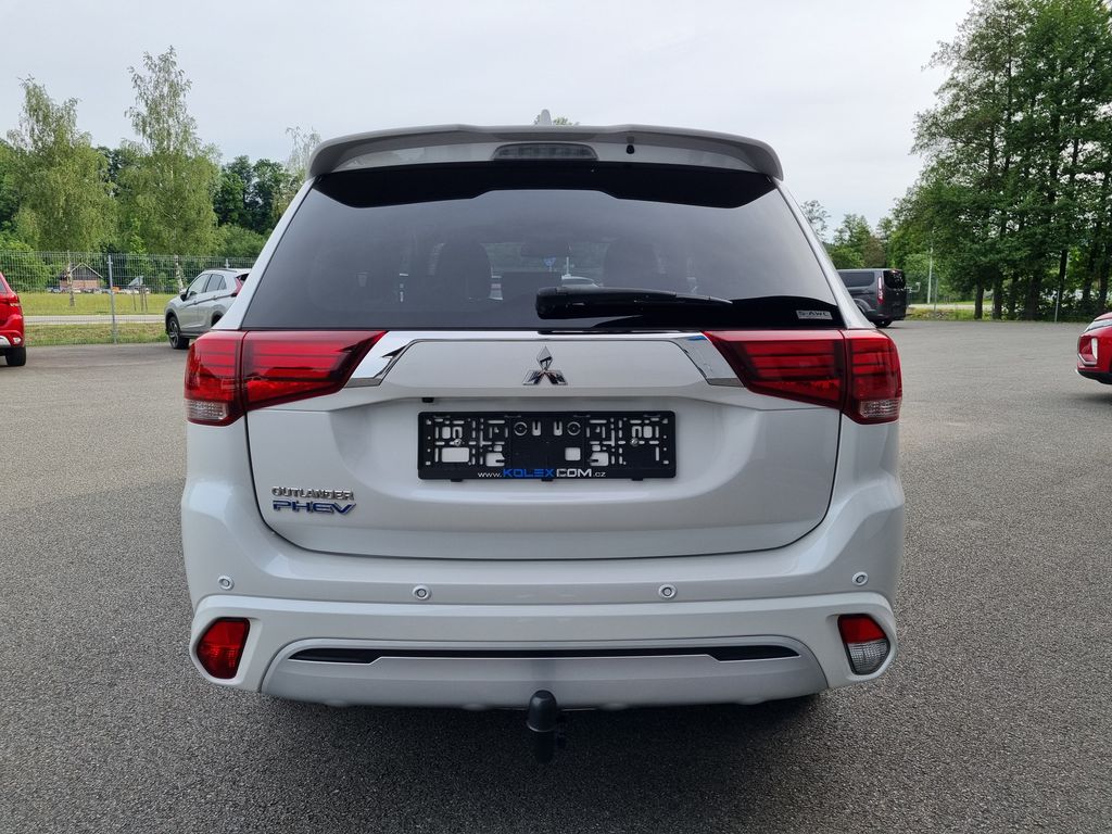mitsubishi-outlander-2-4-phev-4x4 - 3