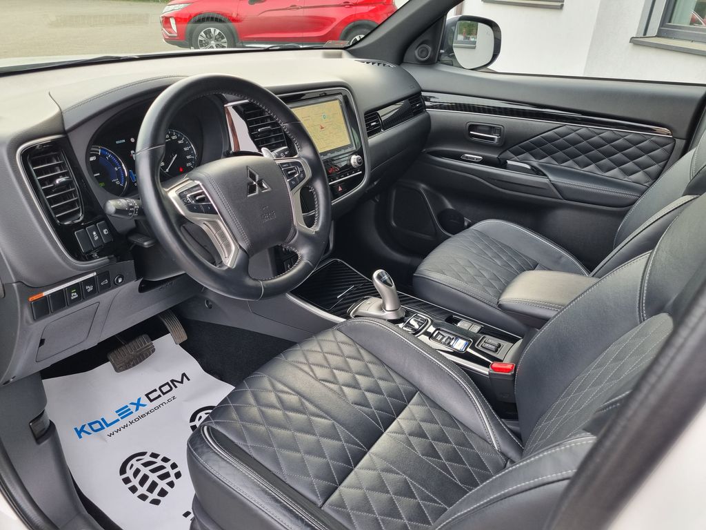 mitsubishi-outlander-2-4-phev-4x4 - 7
