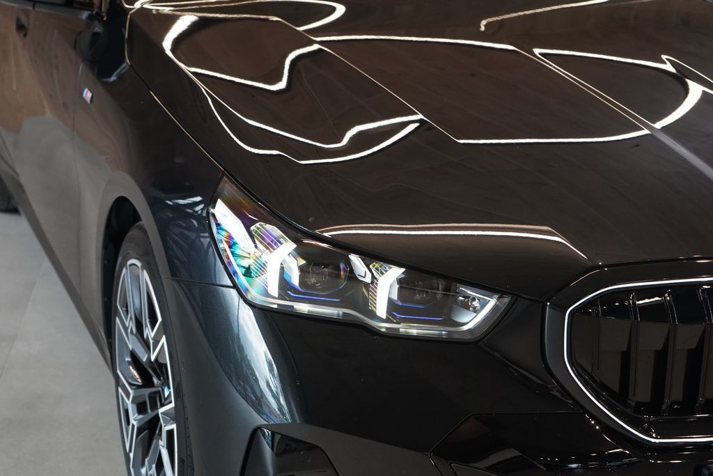 bmw-rada-5-540d-xdrive-bowers-tazne - 4