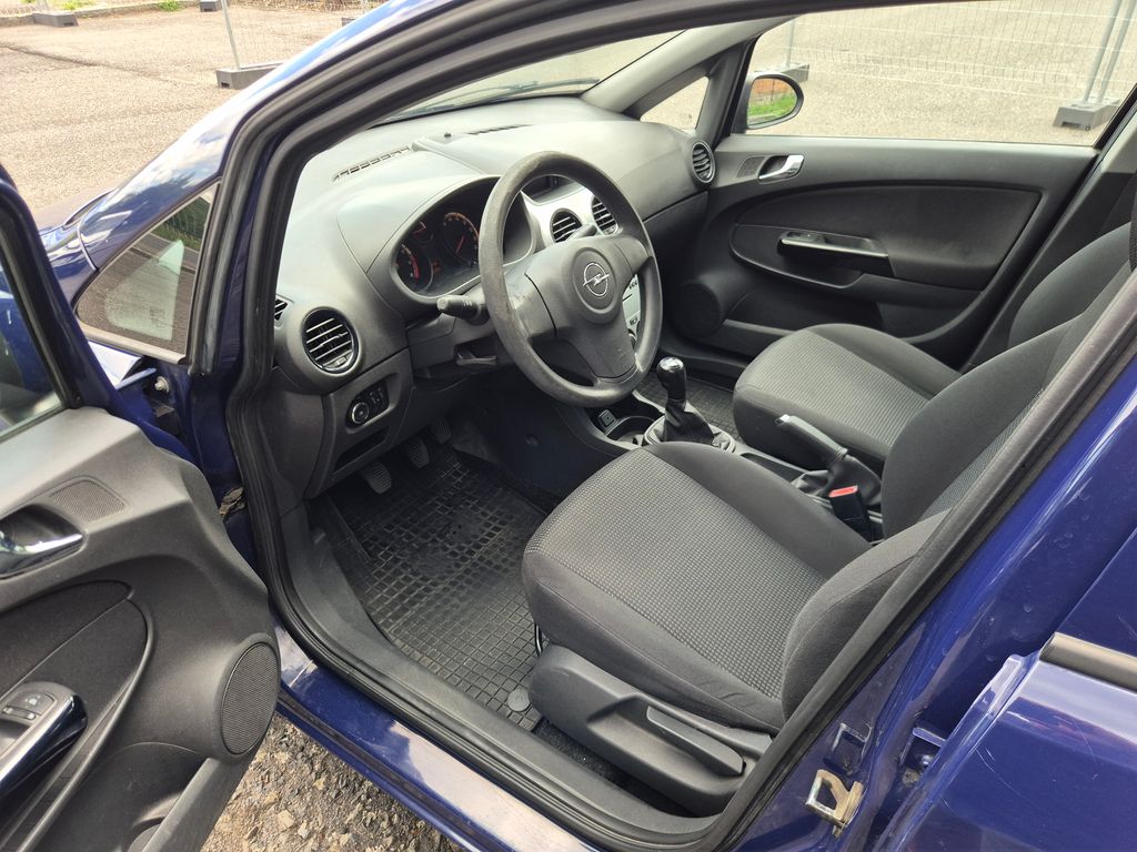 opel-corsa-1-2-63kw-2-majitel-cr - 8