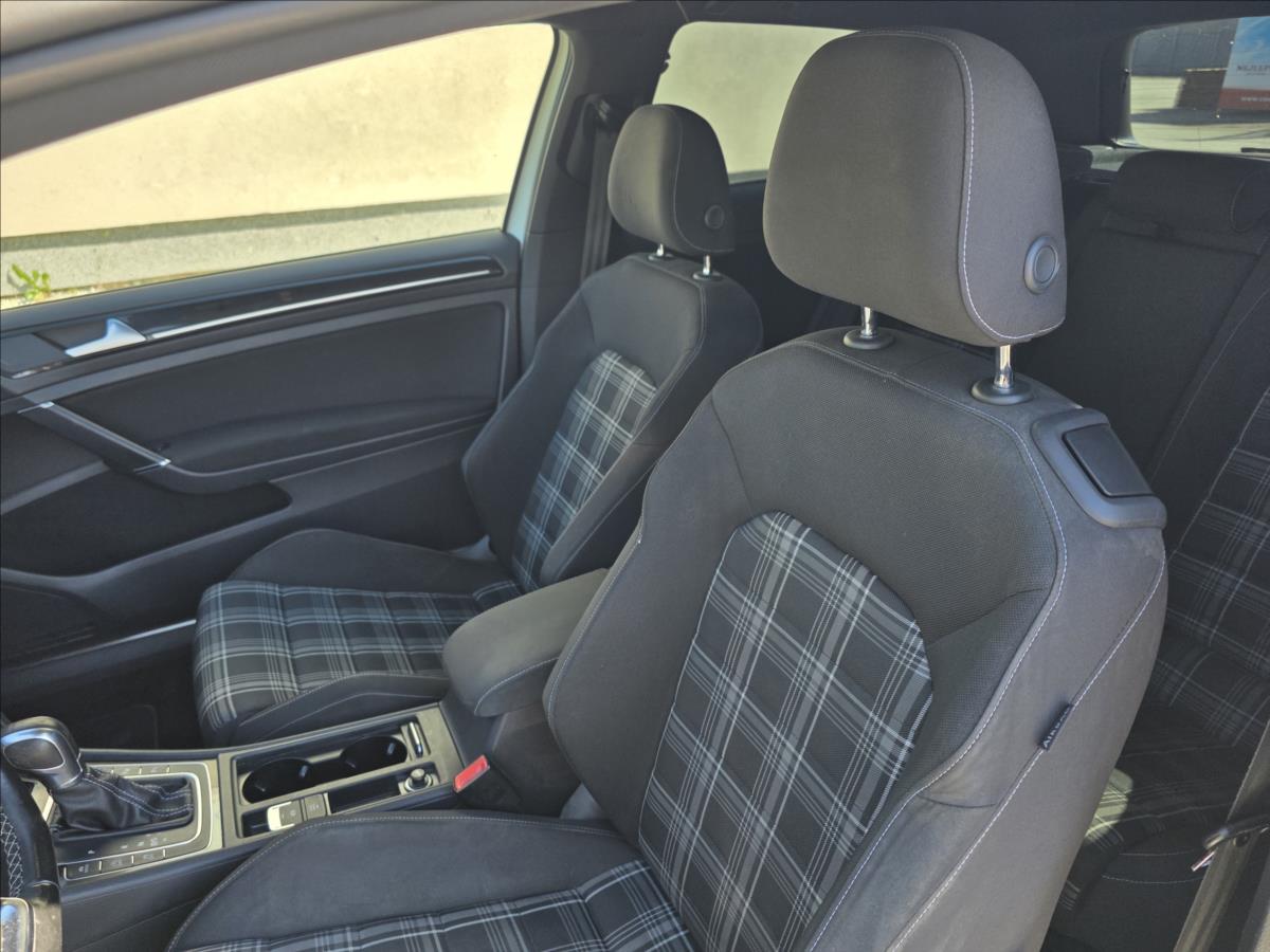 volkswagen-golf-2-0-2-0gtd-135kw-dsg-bohata-vybava-2-0gtd-135kw-dsg-bohata-vybava - 9