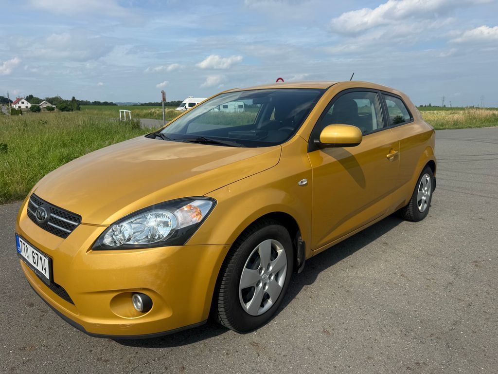 Kia Ceed 1,6 91 kW BENZIN 8700 KM
