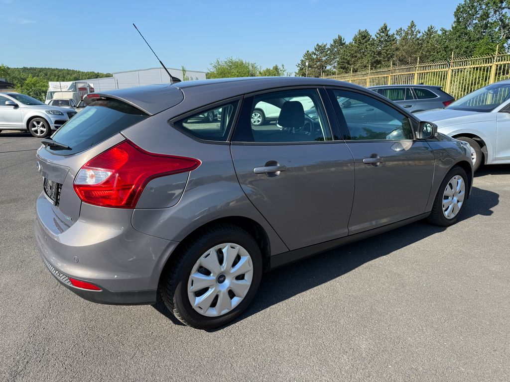 ford-focus-1-0-ecoboost - 4